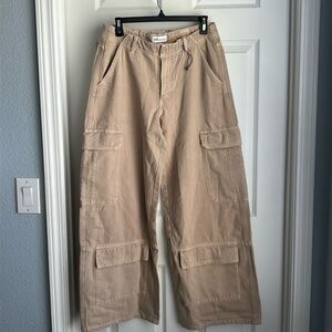 Women’s Zara Cargo Khaki Pants Size 6 BRAND NEW!!